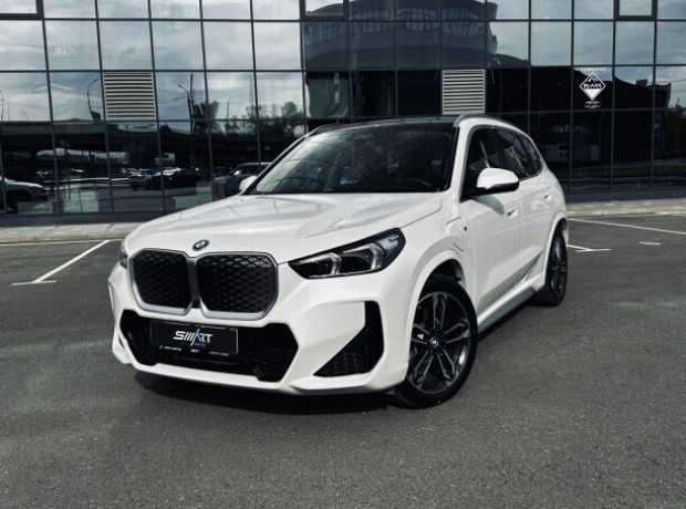 BMW iX1 , 2023, пробег 7000 км