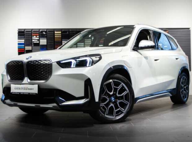 BMW iX1 , 2023, пробег 9000 км