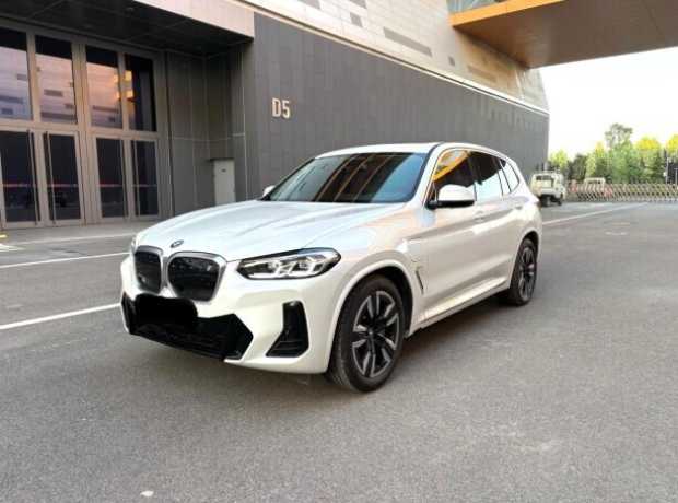 BMW iX3 , 2024, пробег 5000 км
