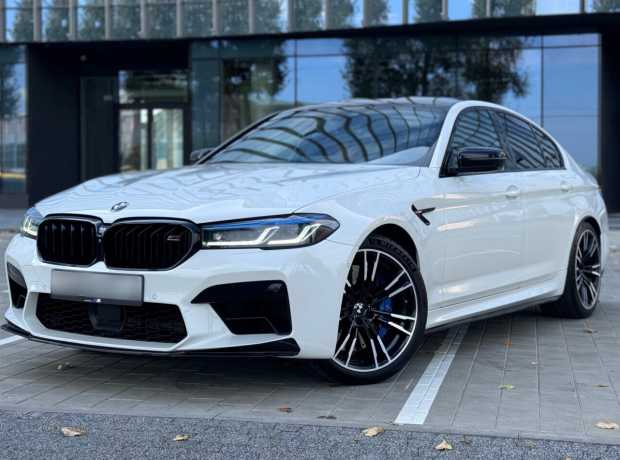 BMW M5 F90