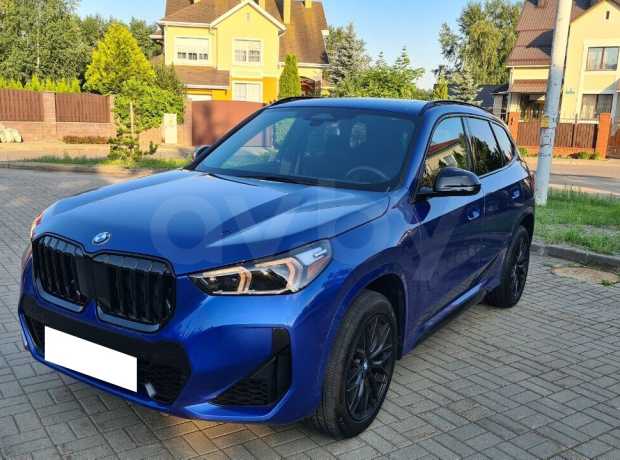 BMW X1 U11