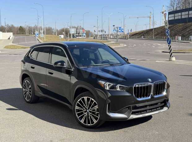 BMW X1 U11