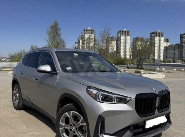 BMW X1 U11