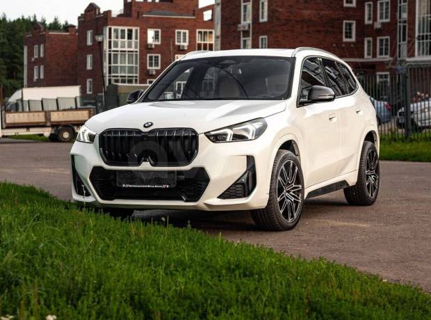 BMW X1 U11