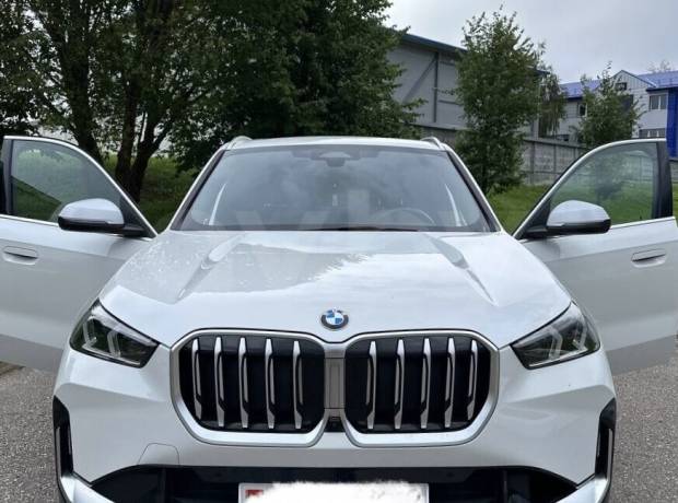 BMW X1 U11