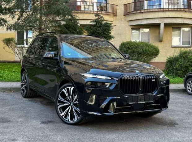 BMW X7 I  Рестайлинг, 2023, пробег 1050 км