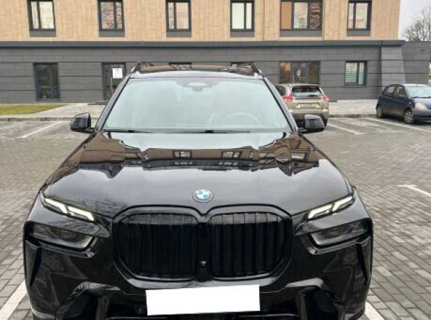 BMW X7 I  Рестайлинг, 2023, пробег 17000 км