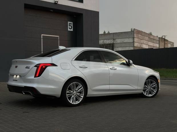 Cadillac CT4 I