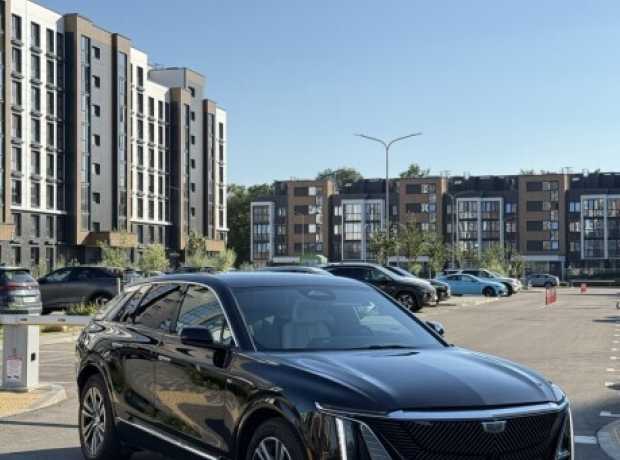 Cadillac Lyriq , 2023, пробег 25000 км