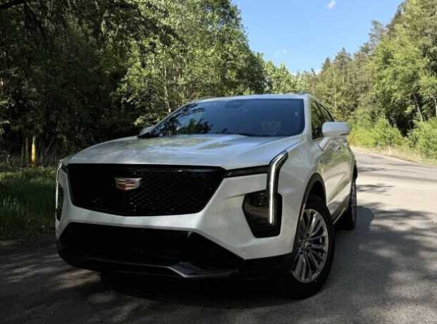Cadillac XT4 I  Рестайлинг, 2023, пробег 17000 км