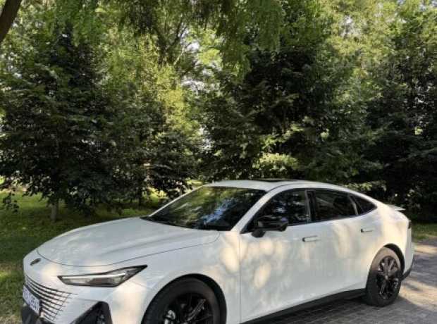 Changan Uni-V , 2023, пробег 15000 км