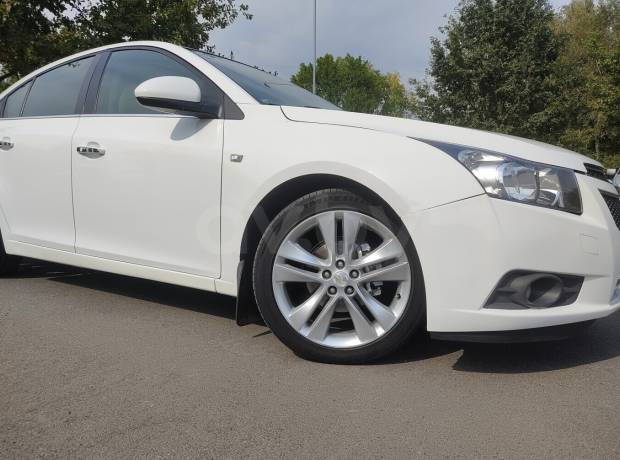 Chevrolet Cruze J300