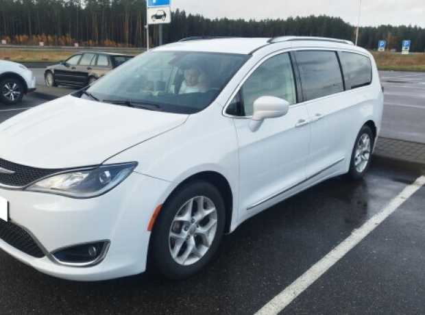 Chrysler Pacifica RU, 2018, пробег 170000 км