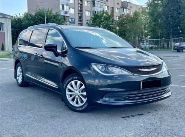 Chrysler Pacifica RU, 2019, пробег 109000 км