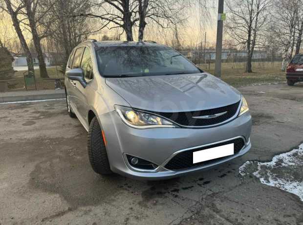 Chrysler Pacifica RU