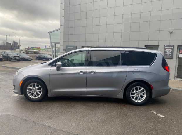 Chrysler Pacifica RU