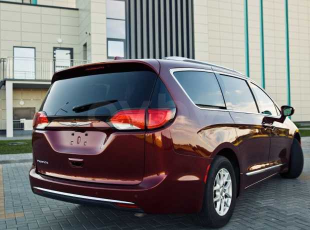 Chrysler Pacifica RU
