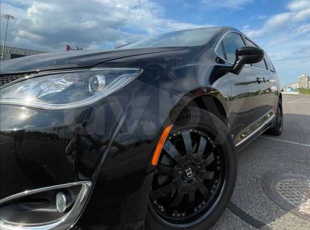 Chrysler Pacifica RU