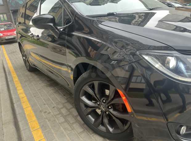 Chrysler Pacifica RU