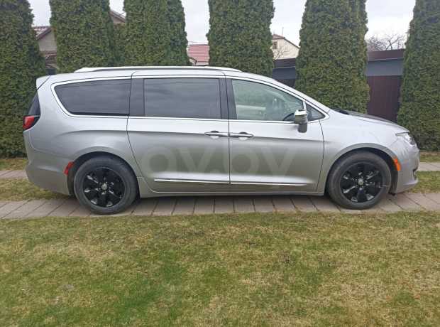 Chrysler Pacifica RU