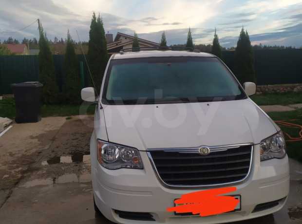 Chrysler Town and Country V