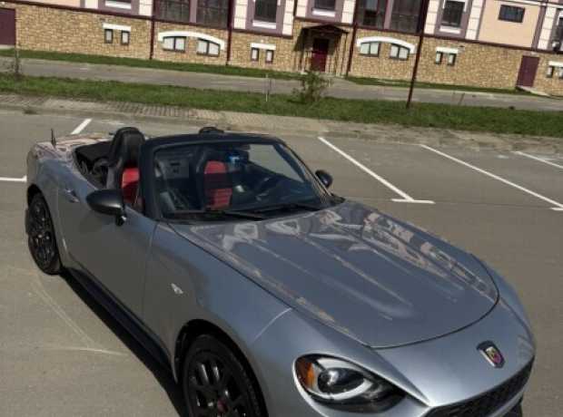Fiat 124 Spider , 2017, пробег 98000 км