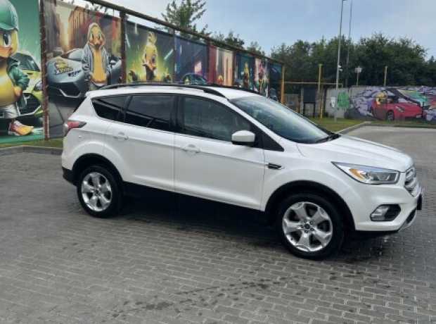 Ford Escape III  Рестайлинг, 2018, пробег 105000 км
