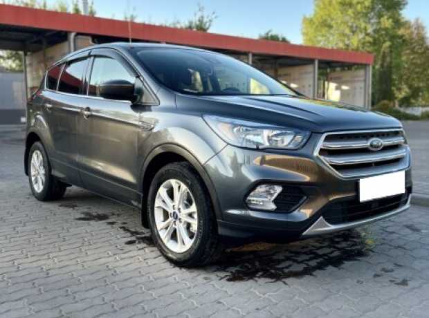Ford Escape III Рестайлинг, 2019, пробег 57271 км Ford Escape III Рестайлинг, 2019, пробег 57271 км