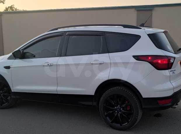 Ford Escape III Рестайлинг