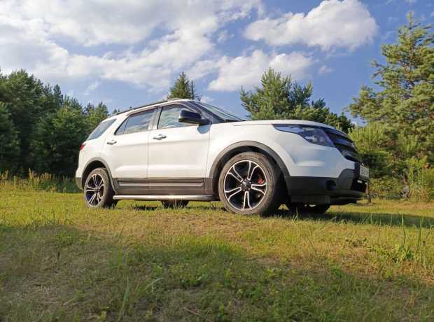 Ford Explorer V