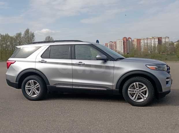 Ford Explorer VI