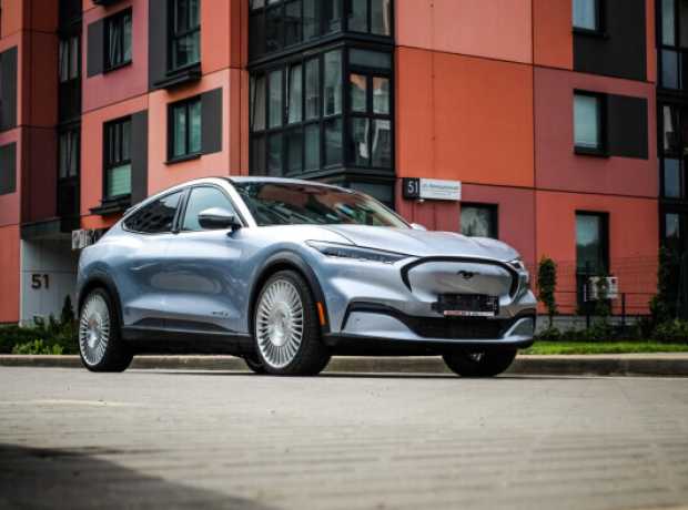 Ford Mustang Mach-E , 2022, пробег 21800 км