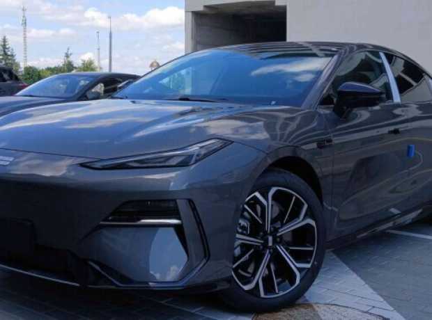 Geely Galaxy E8 , 2025, пробег 16 км