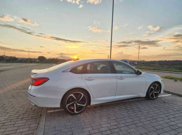 Honda Accord X  Рестайлинг, 2021, пробег 66000 км