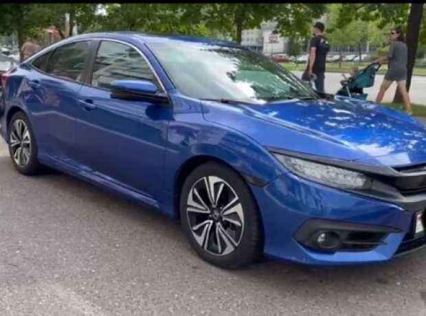 Honda Civic X, 2017, пробег 181390 км Honda Civic X, 2017, пробег 181390 км