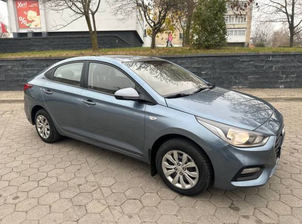 Hyundai Accent V