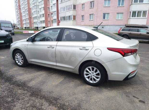 Hyundai Accent V