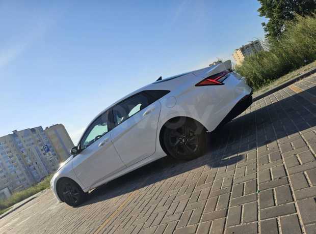 Hyundai Elantra CN7