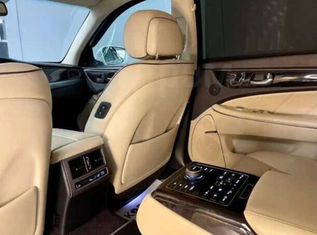 Hyundai Equus II Рестайлинг, 2015, пробег 203555 км Hyundai Equus II Рестайлинг, 2015, пробег 203555 км