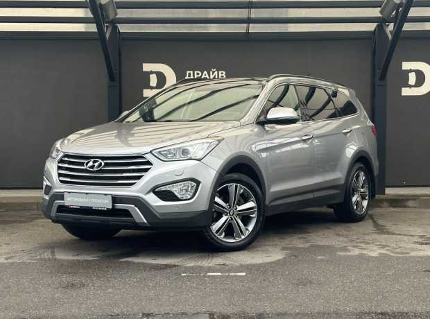 Hyundai Grand Santa Fe III