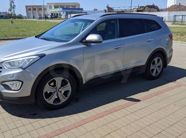 Hyundai Grand Santa Fe III