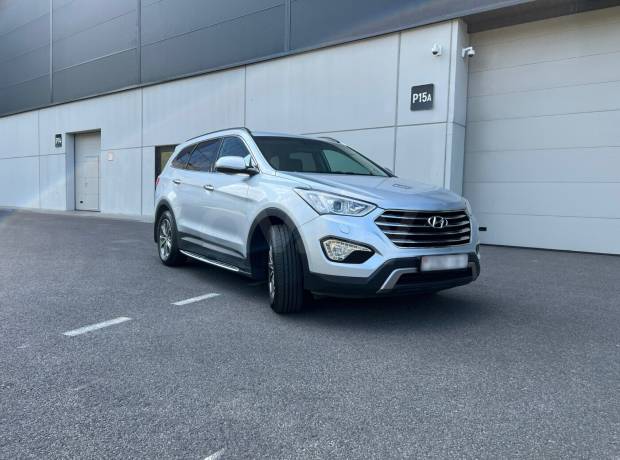 Hyundai Grand Santa Fe III