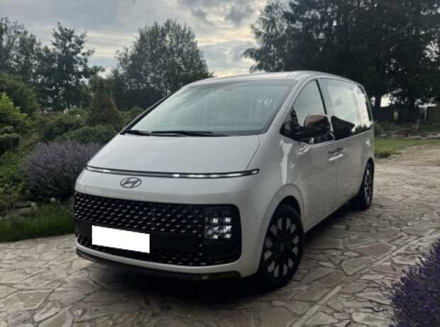Hyundai Staria , 2024, пробег 27700 км
