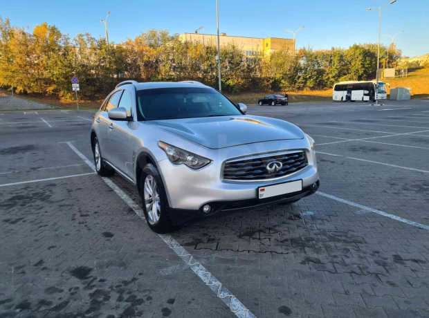 Infiniti FX II