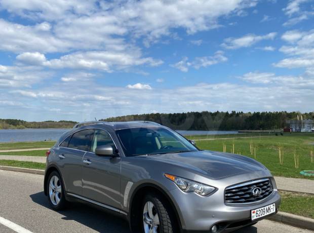 Infiniti FX II