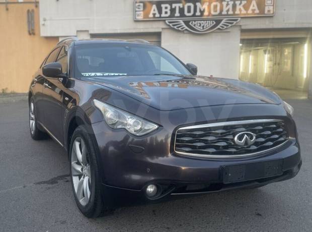 Infiniti FX II