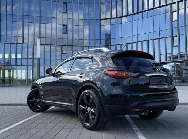 Infiniti QX70 I