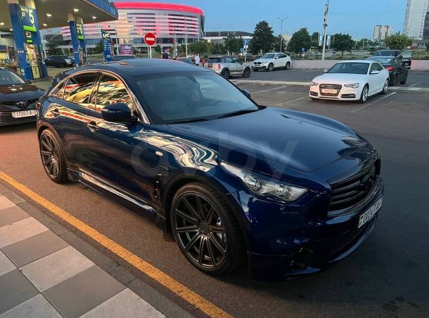 Infiniti QX70 I