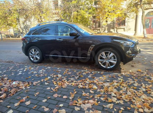 Infiniti QX70 I