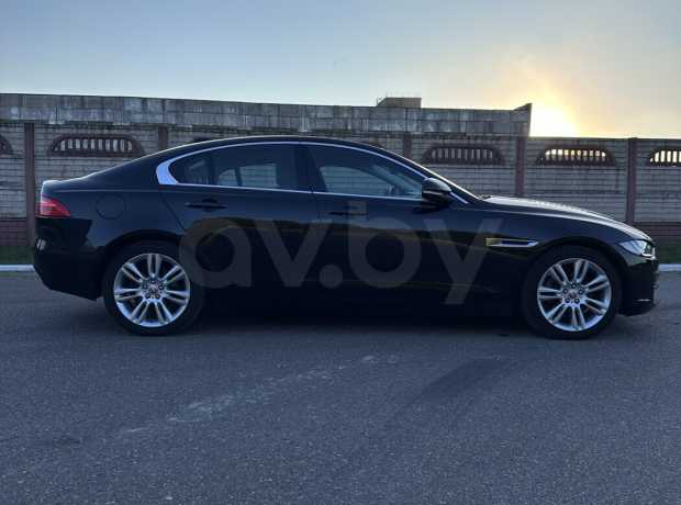 Jaguar XE I